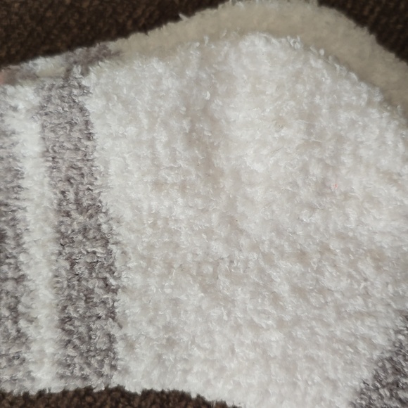 DISNEY WOMENS PINK & WHITE MINNIEMOUSE 2 PAIRS OF SOFT SOCKS FITS SHOE SIZE 4-10 - Picture 6 of 10